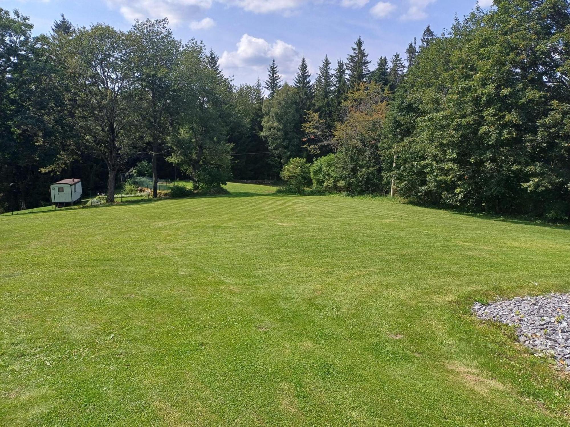 Penzion Na Vysluni Strasin Buitenkant foto